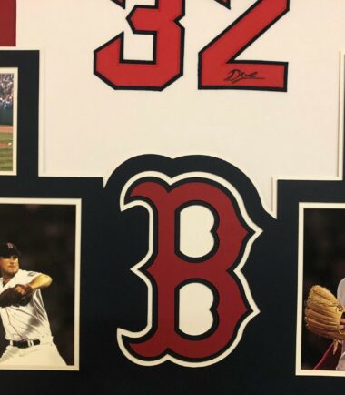 FRAMED-BOSTON-RED-SOX-DEREK-LOWE-AUTOGRAPHED-SIGNED-JERSEY-BECKETT-COA-163622946020-2