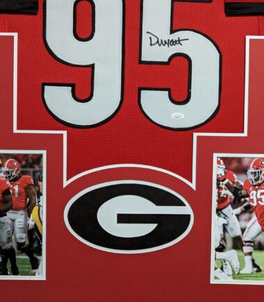 FRAMED-GEORGIA-BULLDOGS-DEVONTE-WYATT-AUTOGRAPHED-SIGNED-JERSEY-JSA-COA-155863427191-2
