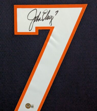 FRAMED-IN-SUEDE-DENVER-BRONCOS-JOHN-ELWAY-AUTOGRAPHED-SIGNED-JERSEY-BECKETT-HOLO-166452091011-3