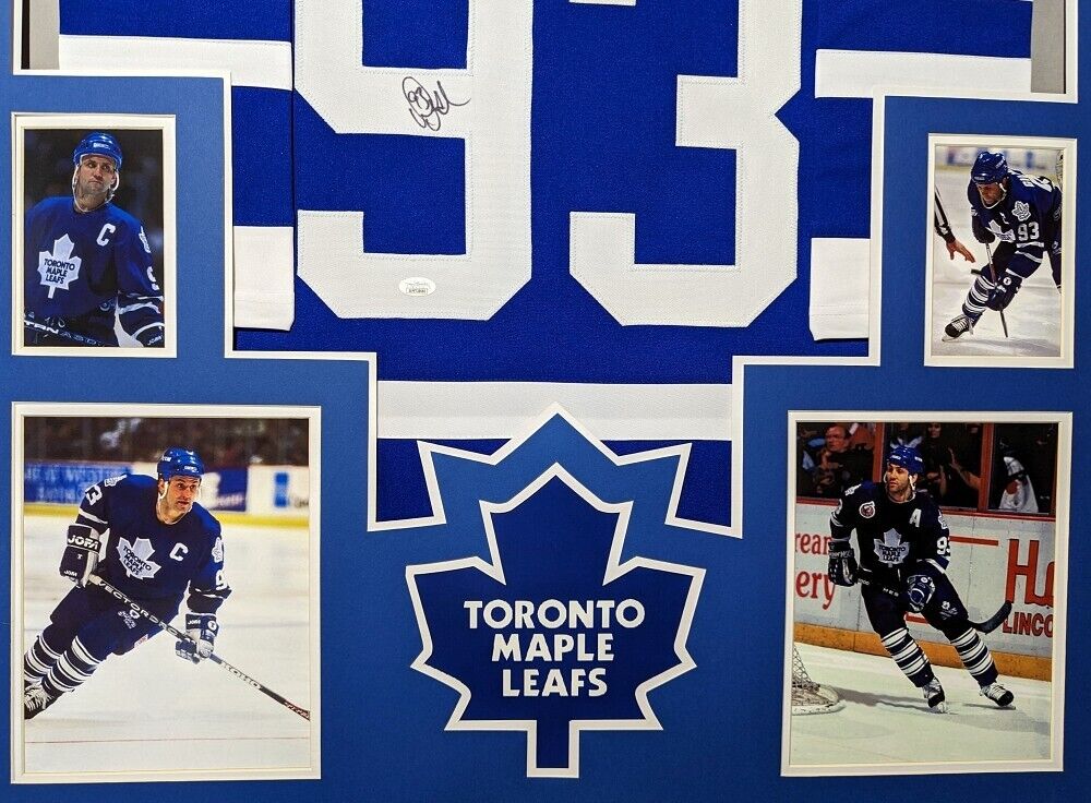 FRAMED TORONTO MAPLE LEAFS DOUG GILMOUR AUTOGRAPHED SIGNED JERSEY JSA