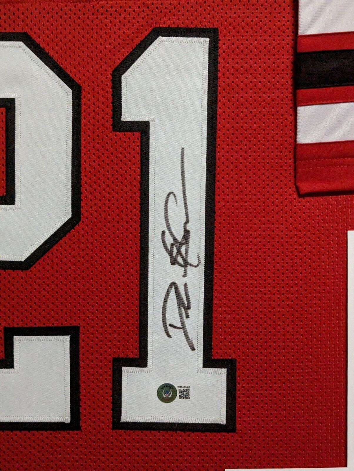 FRAMED ATLANTA FALCONS DEION SANDERS AUTOGRAPHED SIGNED JERSEY BECKETT HOLO Tennzone Sports