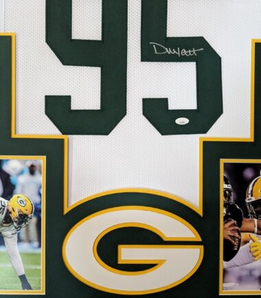FRAMED-GREEN-BAY-PACKERS-DEVONTE-WYATT-AUTOGRAPHED-SIGNED-JERSEY-JSA-COA-166294978805-2