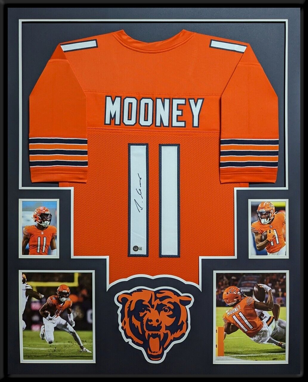 FRAMED CHICAGO BEARS DARNELL MOONEY AUTOGRAPHED SIGNED JERSEY BECKETT