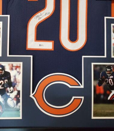 FRAMED-CHICAGO-BEARS-MARK-CARRIER-AUTOGRAPHED-SIGNED-JERSEY-BECKETT-COA-155308740138-2