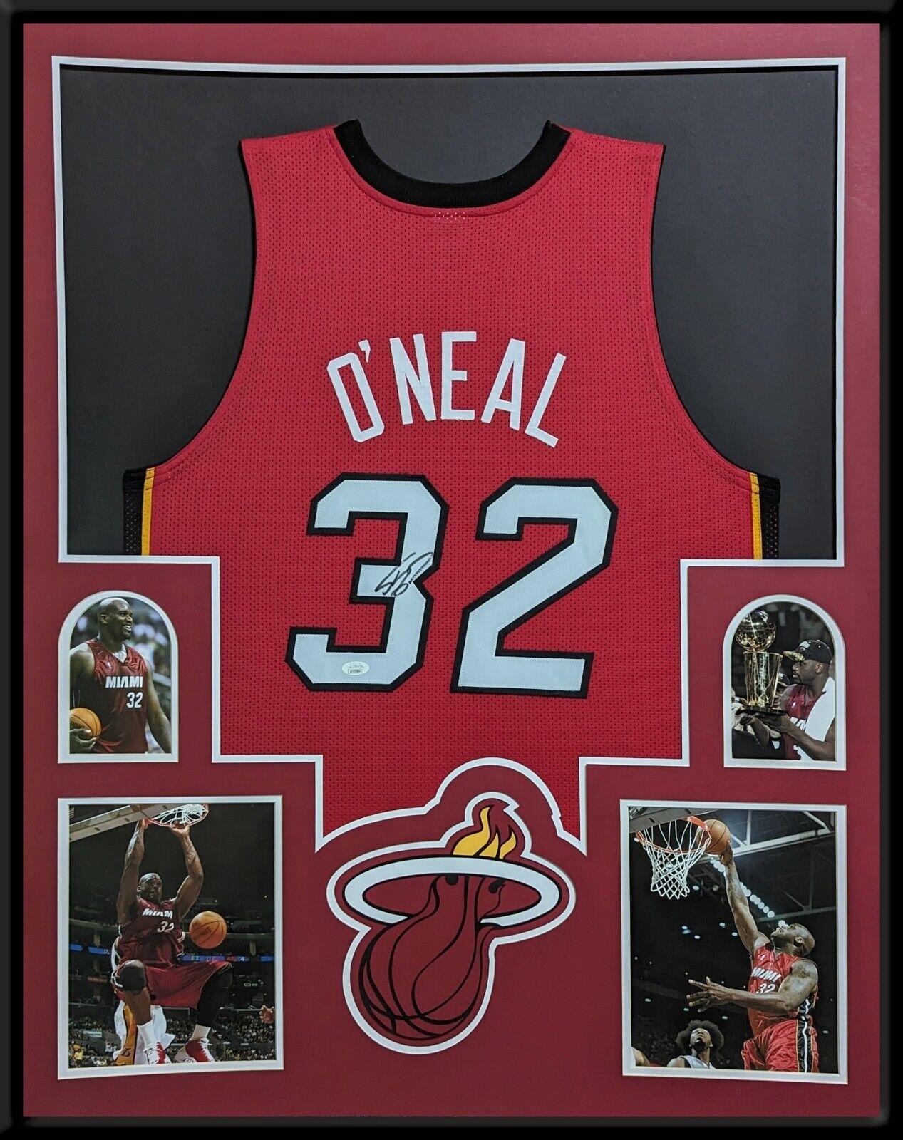 FRAMED-MIAMI-HEAT-SHAQUILLE-ONEAL-AUTOGRAPHED-SIGNED-JERSEY-JSA-COA-155863360038